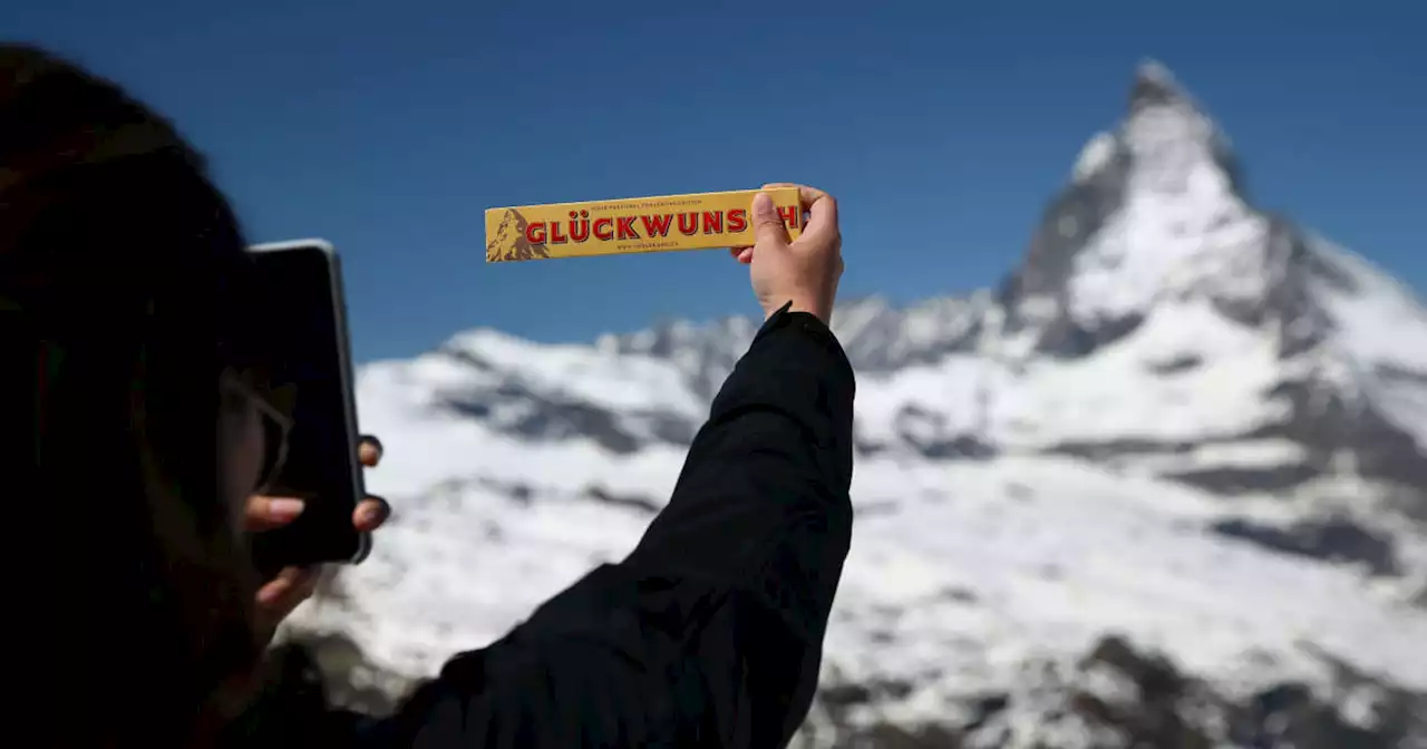 “Suissitude”. La barre Toblerone contrainte d’effacer le Cervin de son emballage