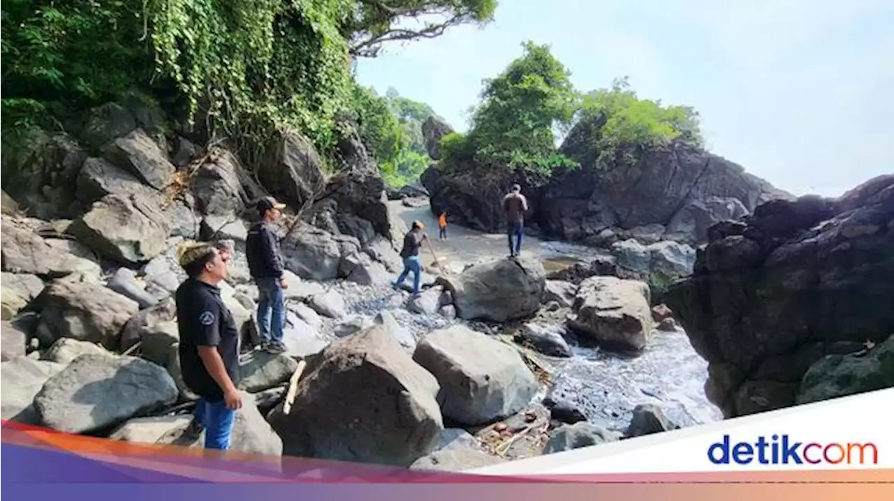 Lantunan Selawat Misterius dari Gua Batu Masigit Palabuhanratu