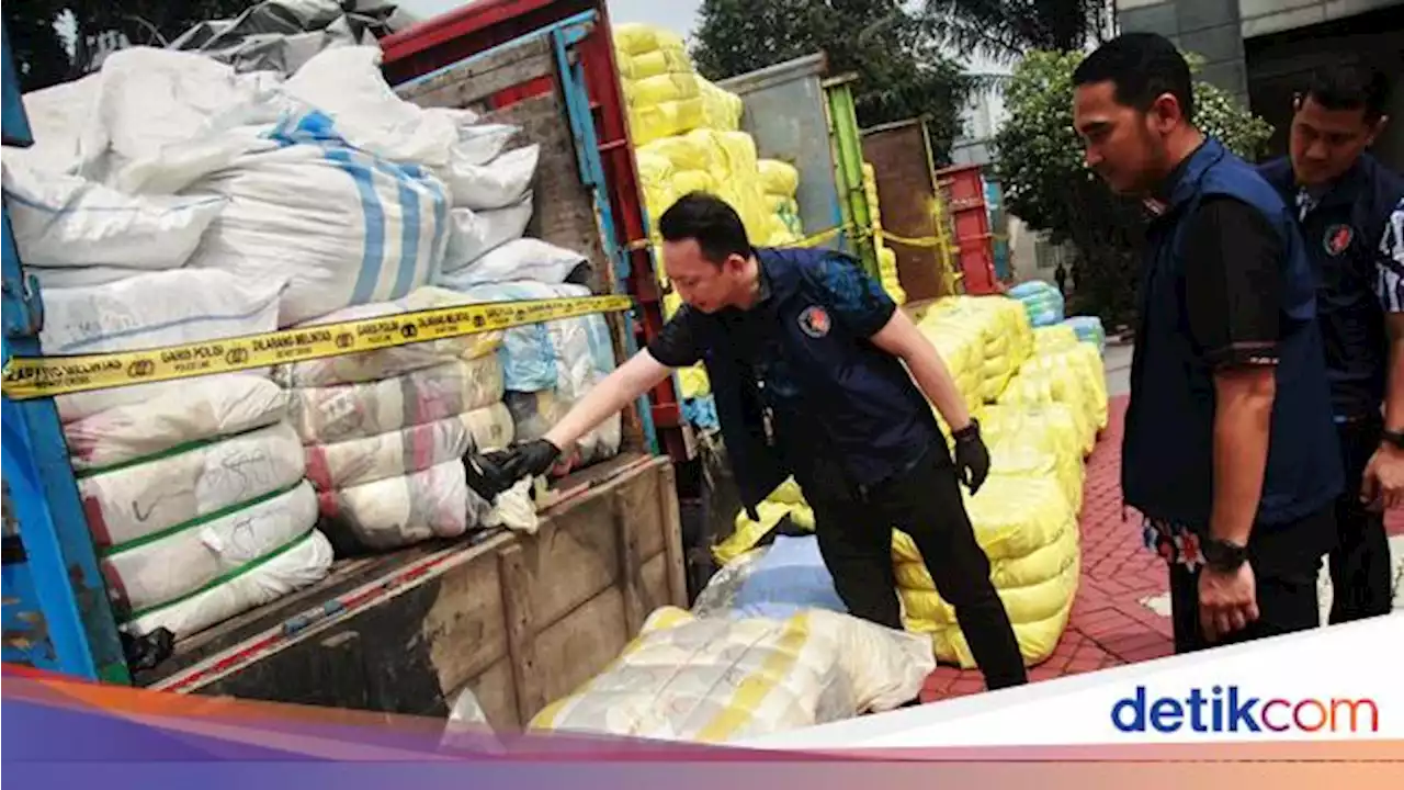 Modus Importir Nakal Pesan Baju Bekas dari China Diungkap Polisi