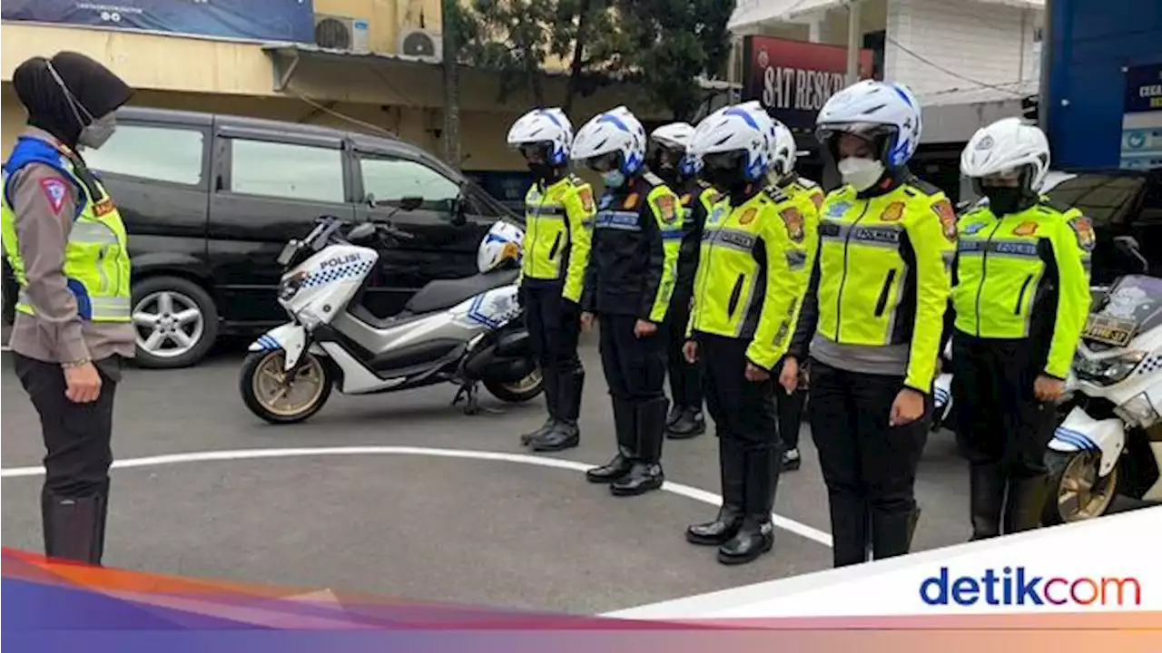 Polwan Depok Gelar Patroli Tertibkan Parkir Semrawut di Pasar Takjil