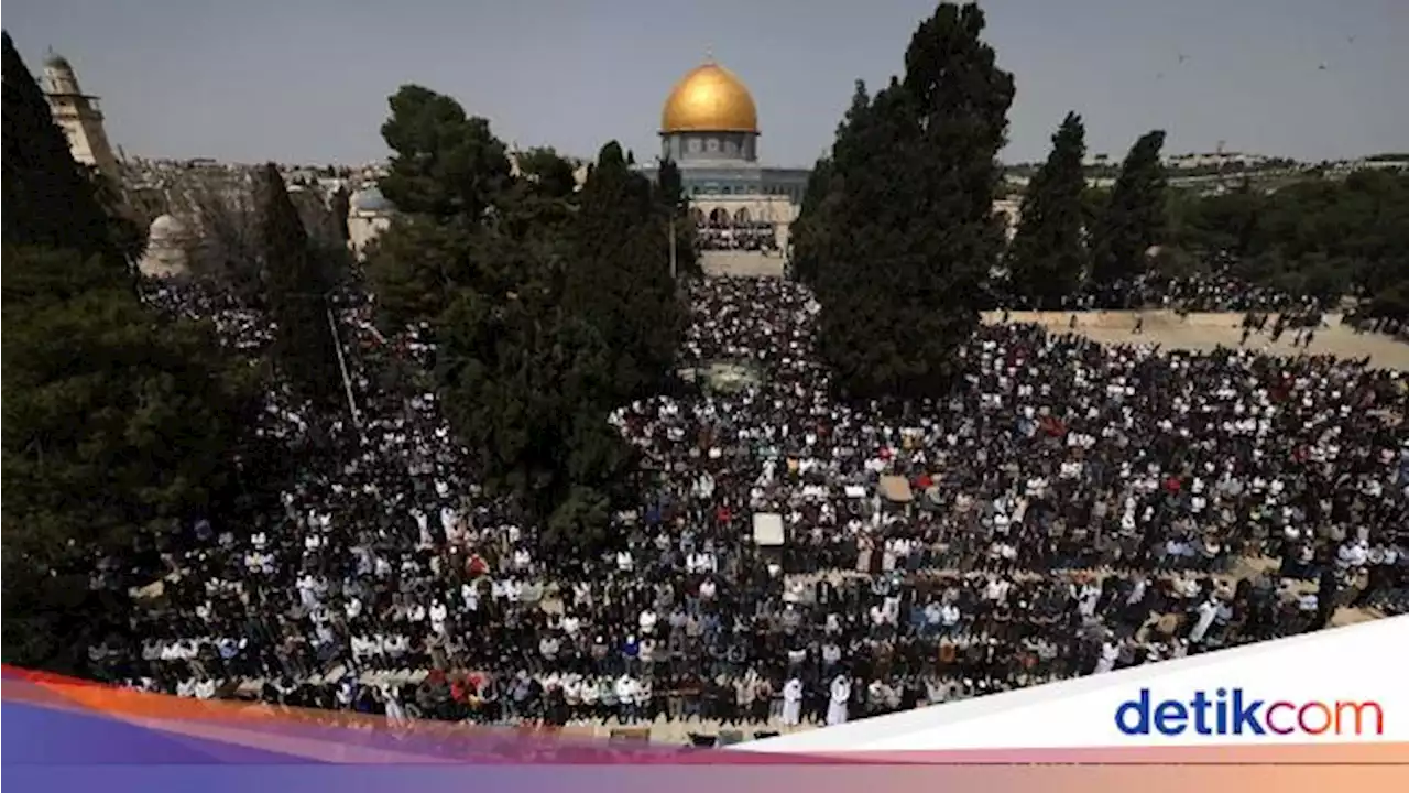 Puluhan Ribu Jemaah Salat Jumat di Masjid Al-Aqsa Saat Awal Ramadan