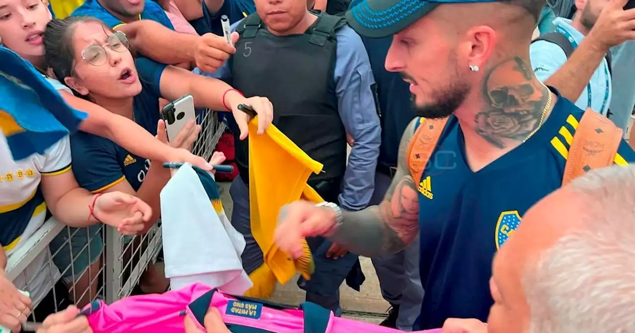 Boca en Chaco: caravana detrás del micro y pasión bajo la lluvia