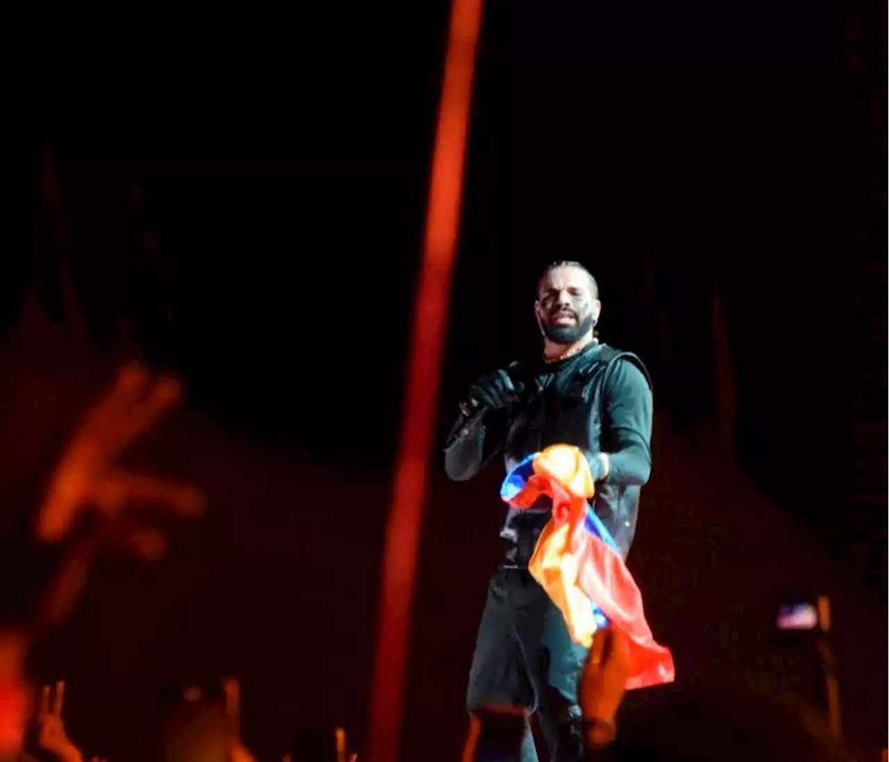 Drake cerró su show en el Estéreo Picnic de forma curiosa y romántica