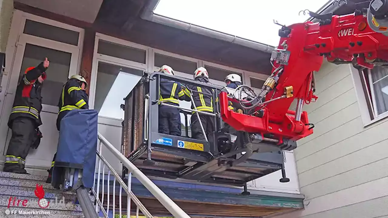 Oö: Teleskoplader-Einsatz bei Türöffnung in Mauerkirchen