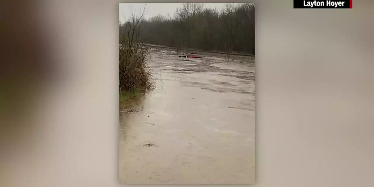 Widespread damage as tornado moves through Mississippi