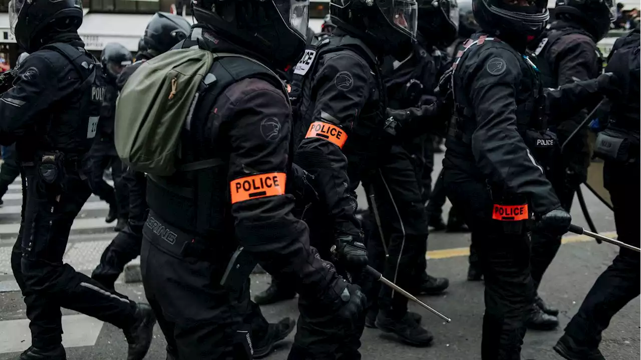 TEMOIGNAGE. 'Il m'a attrapé par le sexe' : le manifestant insulté et violenté par des BRAV-M à Paris dénonce une agression sexuelle