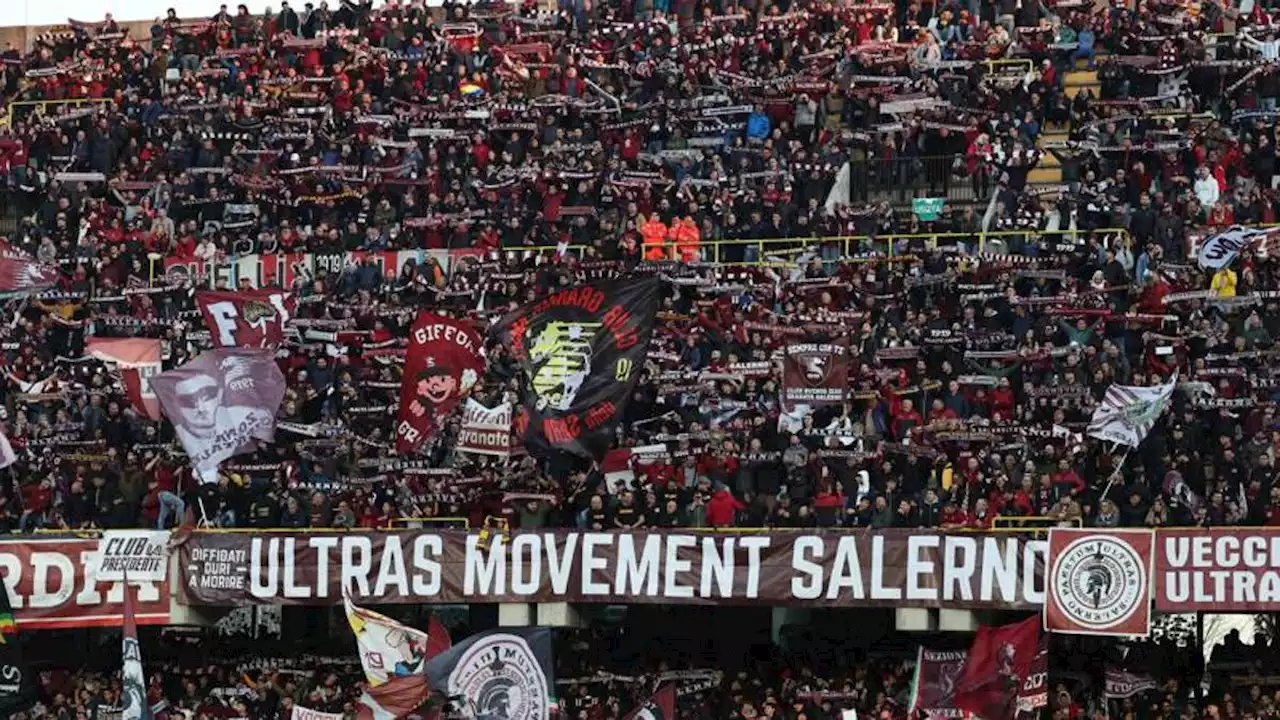 L’avvertimento degli ultrà di Salerno: “Tifosi del Napoli, non festeggiate qui”