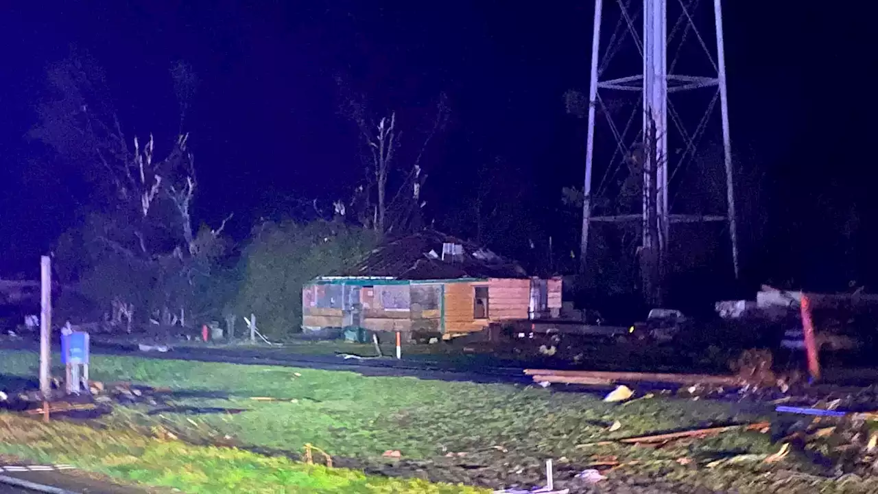 Mueren 13 personas por el paso de un tornado en el estado de Misisipi, EEUU