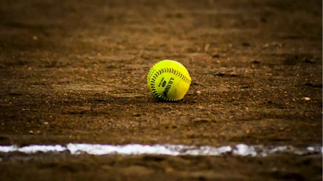 Watch live at 6:20 p.m.: Lamar CISD high school softball teams face-off on the field