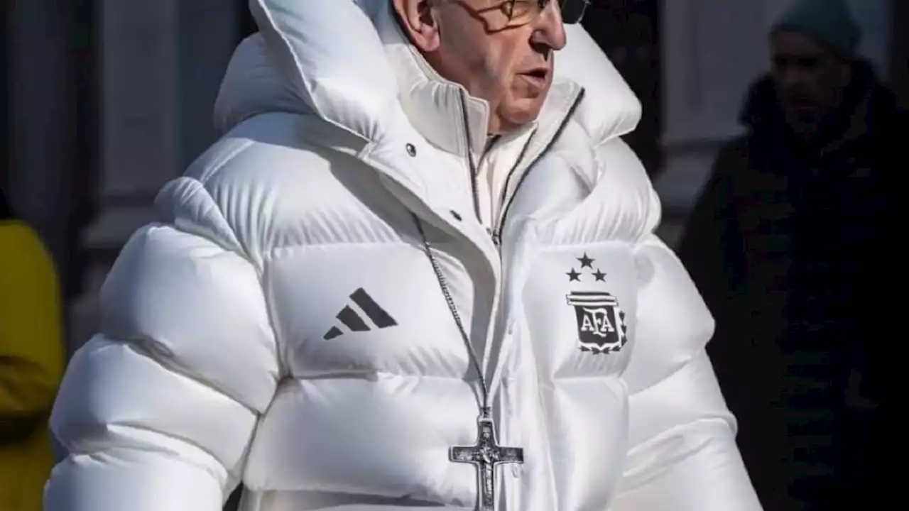 Memes por la campera rapera del Papa Francisco