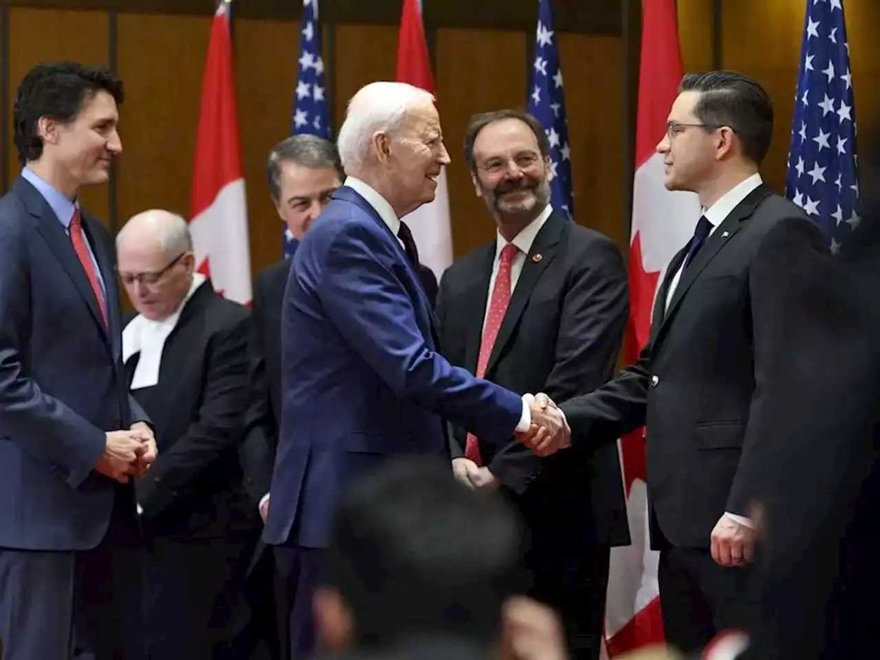 Poilievre 'encourages' Joe Biden to allow unvaccinated Canadians to cross U.S. border