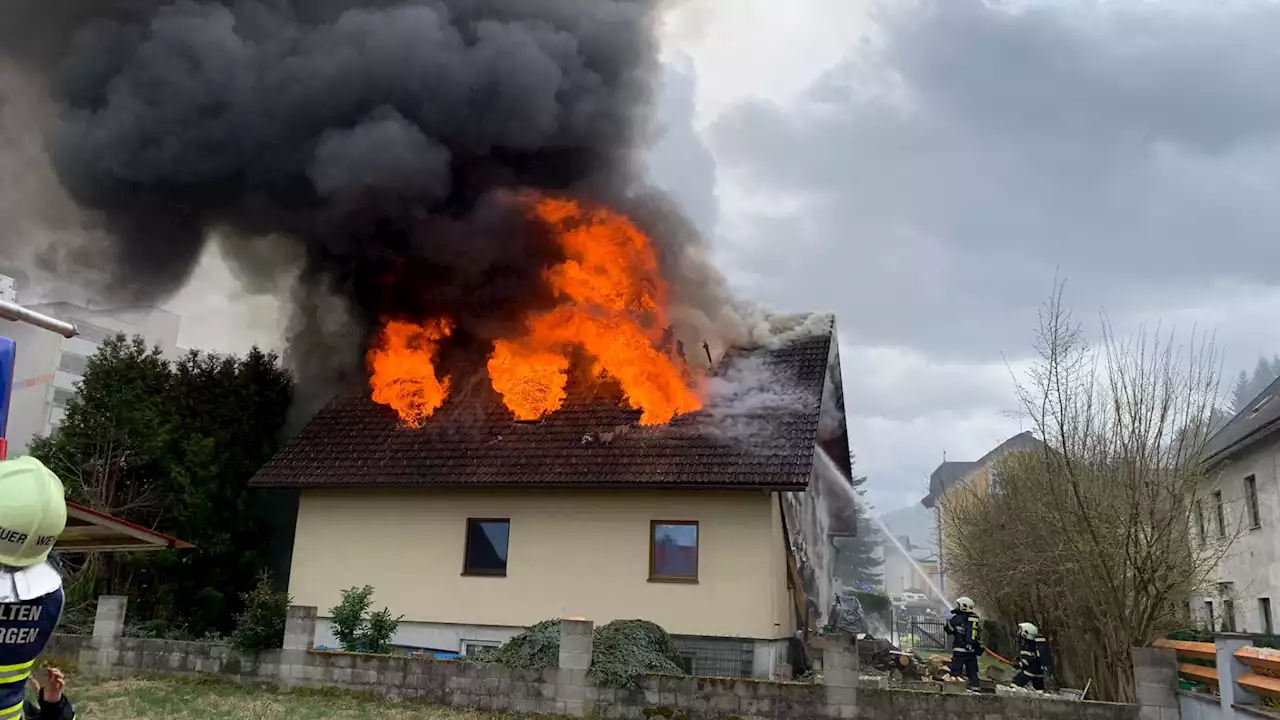 Wohnhausbrand in Wilhelmsburg fordert Einsatzkräfte