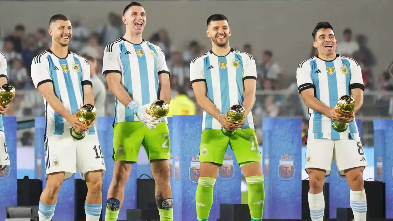 Argentinien: WM-Pokal entweiht mit Penis-Jubel – vor 83 000 Argentiniern!