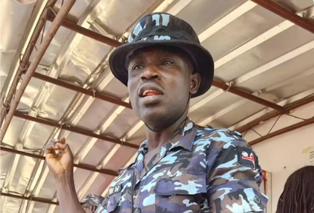 'Worthy ambassador' -- police commend officer who gave N2k to stranded health worker | TheCable