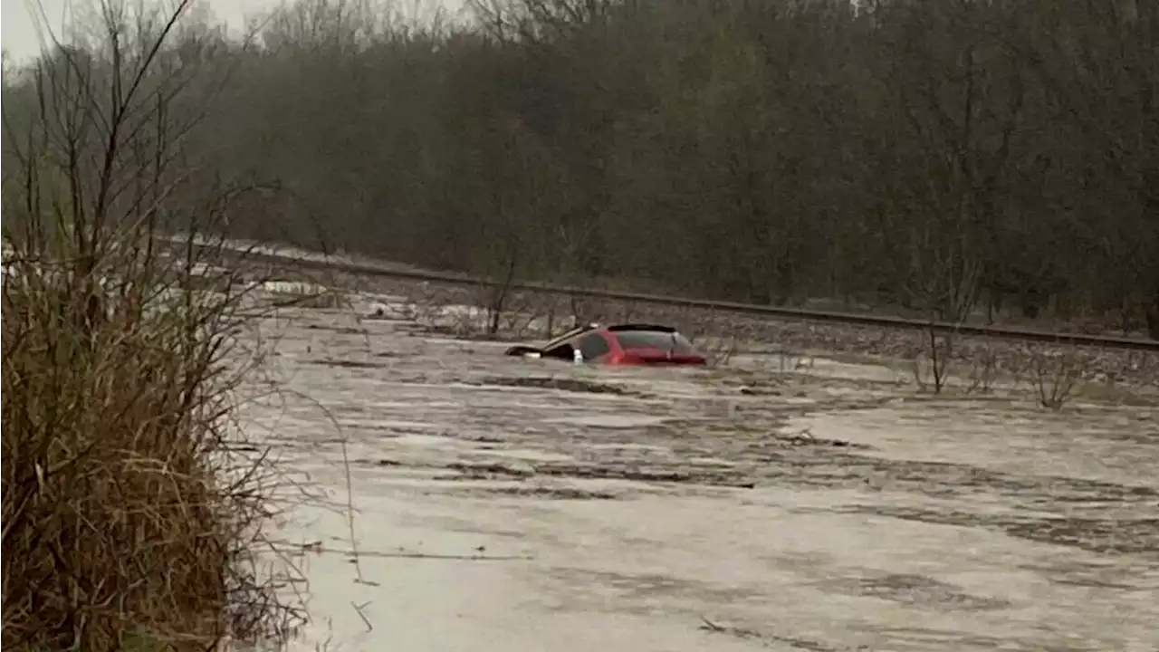 Mississippi tornadoes kill 23, injure dozens overnight