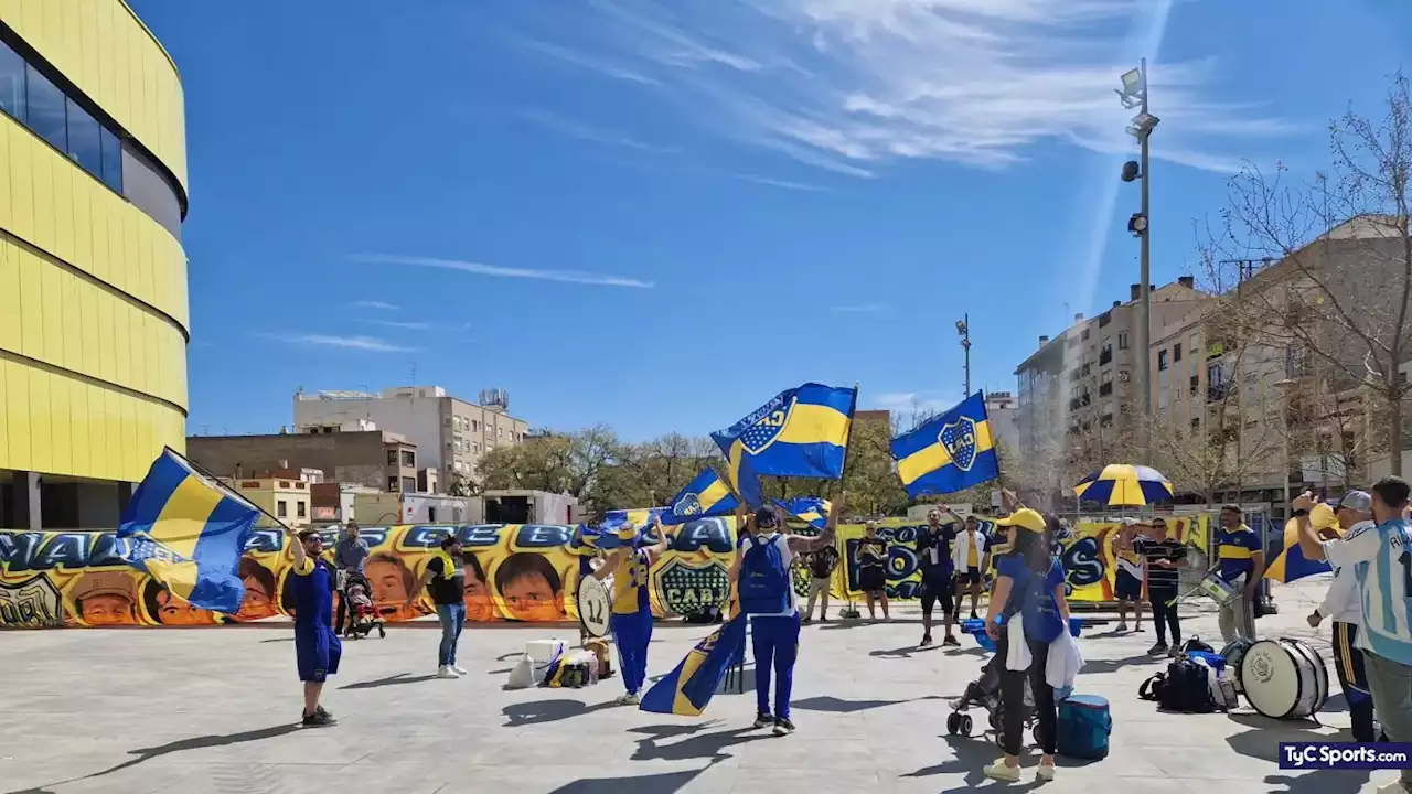 Hinchas de Boca esperan por Palermo y Riquelme en la cancha de Villarreal - TyC Sports