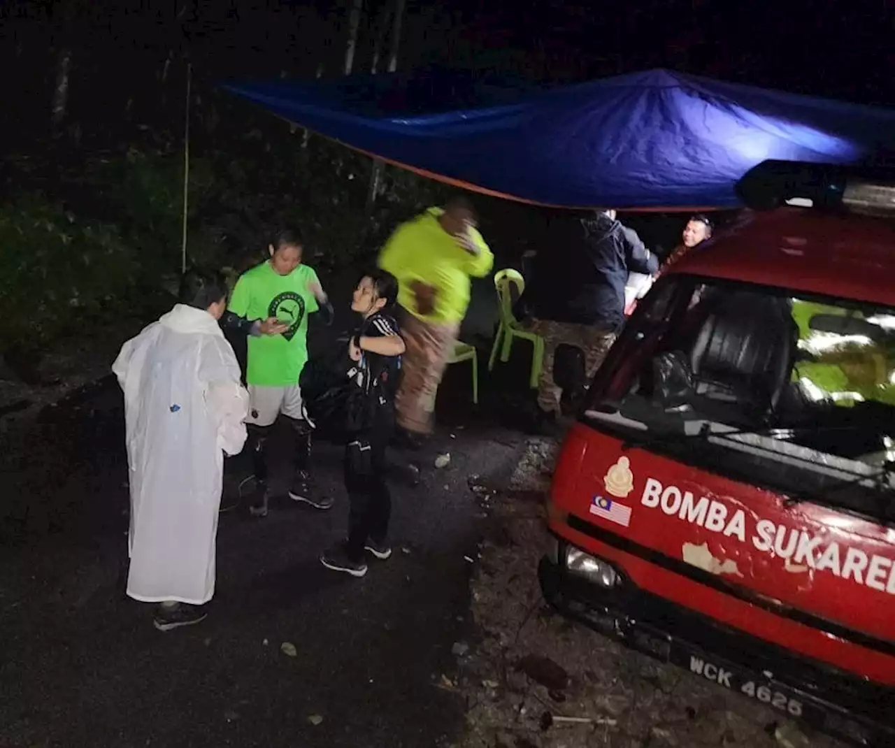 Bomba selamatkan lapan pendaki terkandas di Gunung Liang