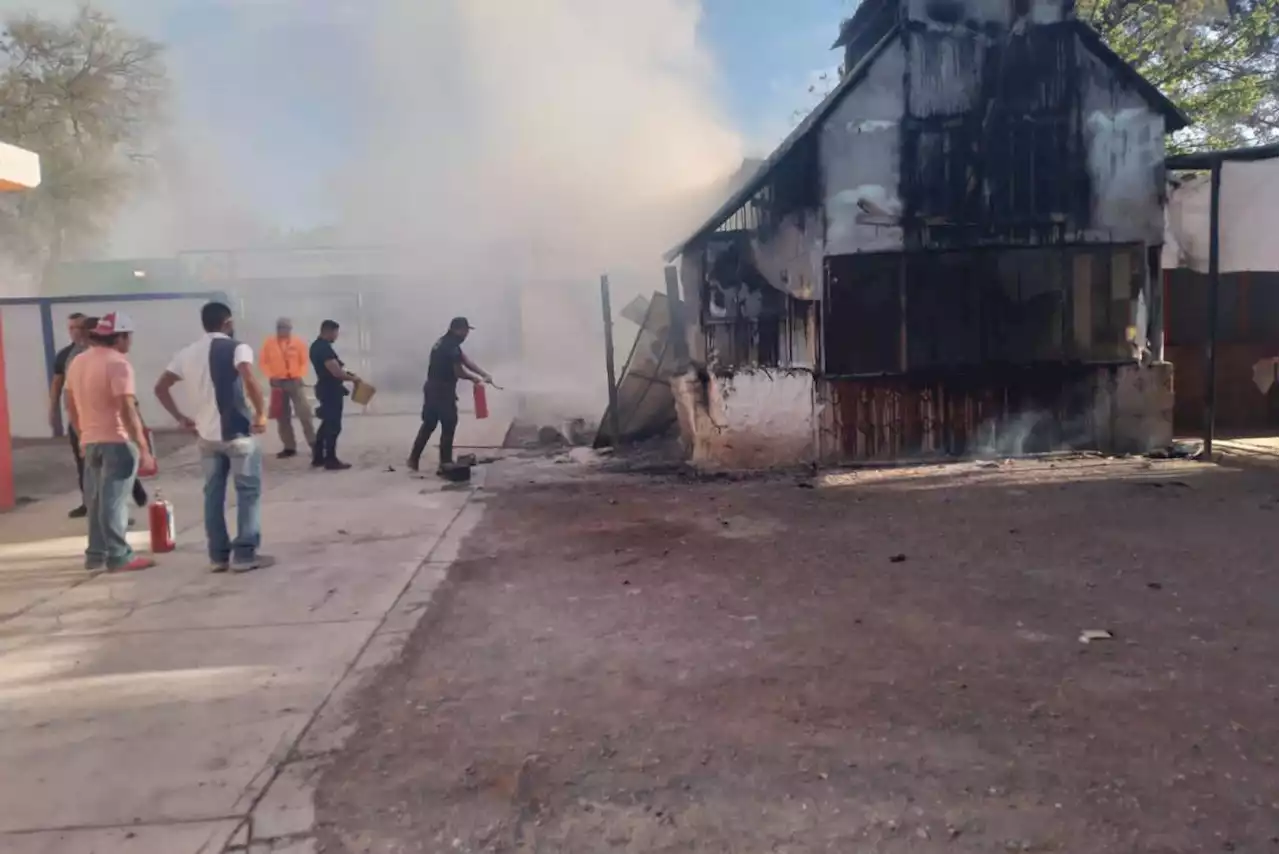 Dos lesionados deja incendio de local en el Mercado de General Cepeda, Coahuila