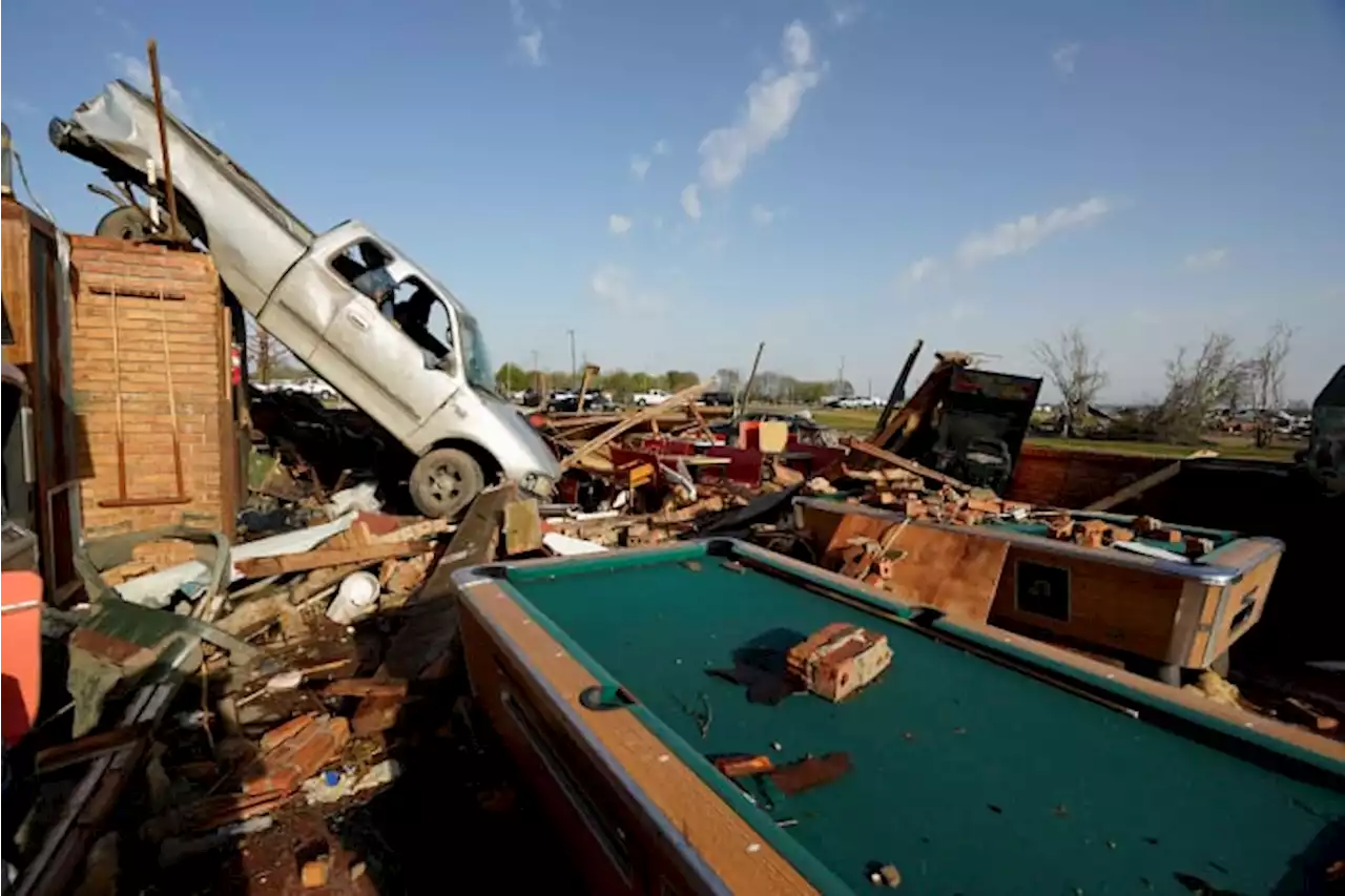 Mississippi tornadoes kill 23, injure dozens overnight