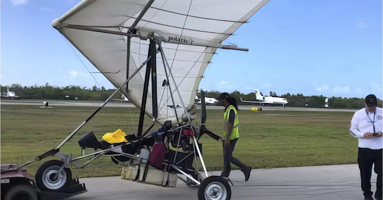 Two Cuban migrants fly into Florida on motorised hang glider