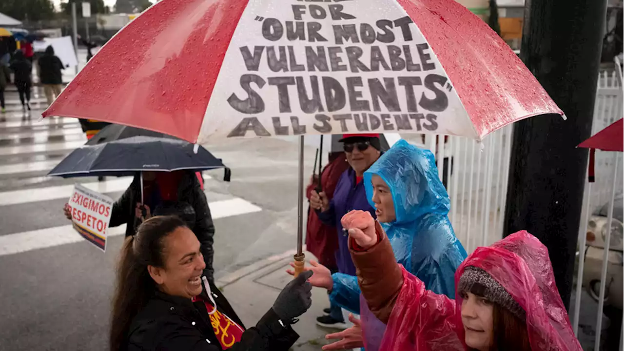 Los Angeles schools, union leaders reach deal ending 3-day strike