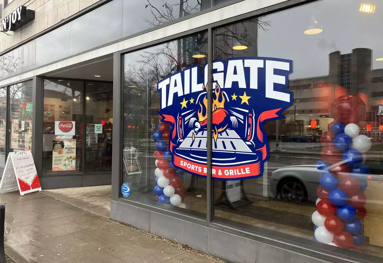 Tailgate Sports Bar & Grille open near Cleveland State campus (photos)