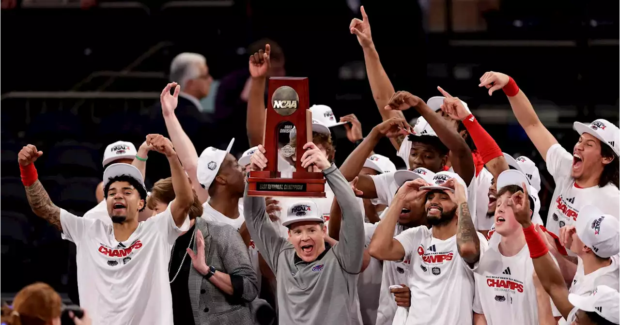 NCAA Tournament recap: UConn reaches first Final Four in 9 years, FAU's first ever; plus updated brackets and today's schedule