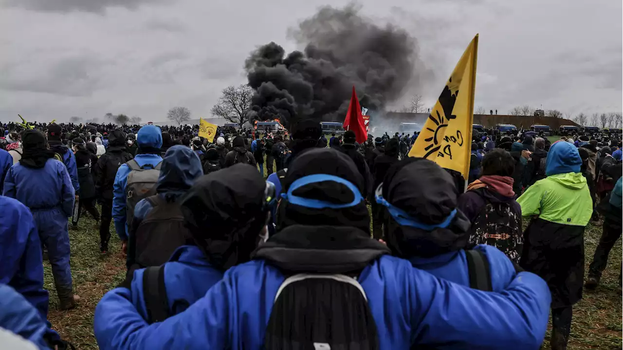 Après les violences à Sainte-Soline une enquête ouverte, le pronostic vital d’un manifestant engagé