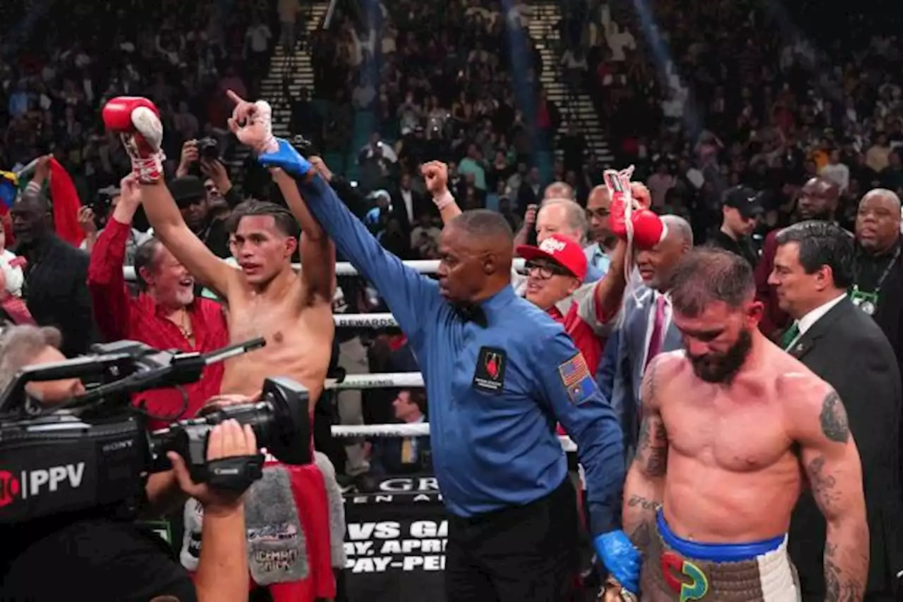 Vainqueur de Caleb Plant, David Benavidez défie Canelo Alvarez en super-moyens