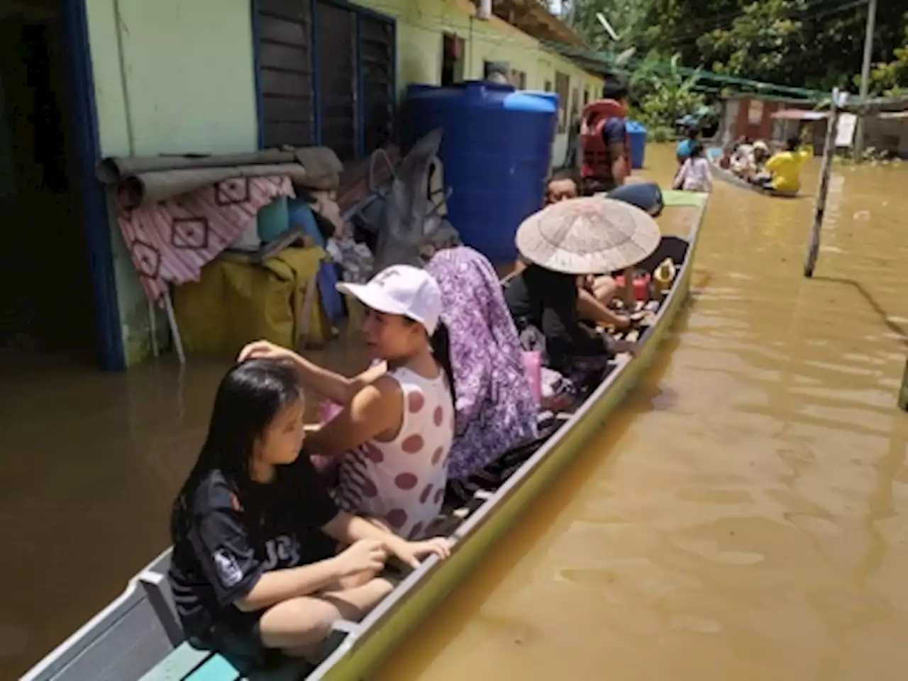 Flood strikes three longhouses in Kanowit, Sarawak, 91 individuals evacuated