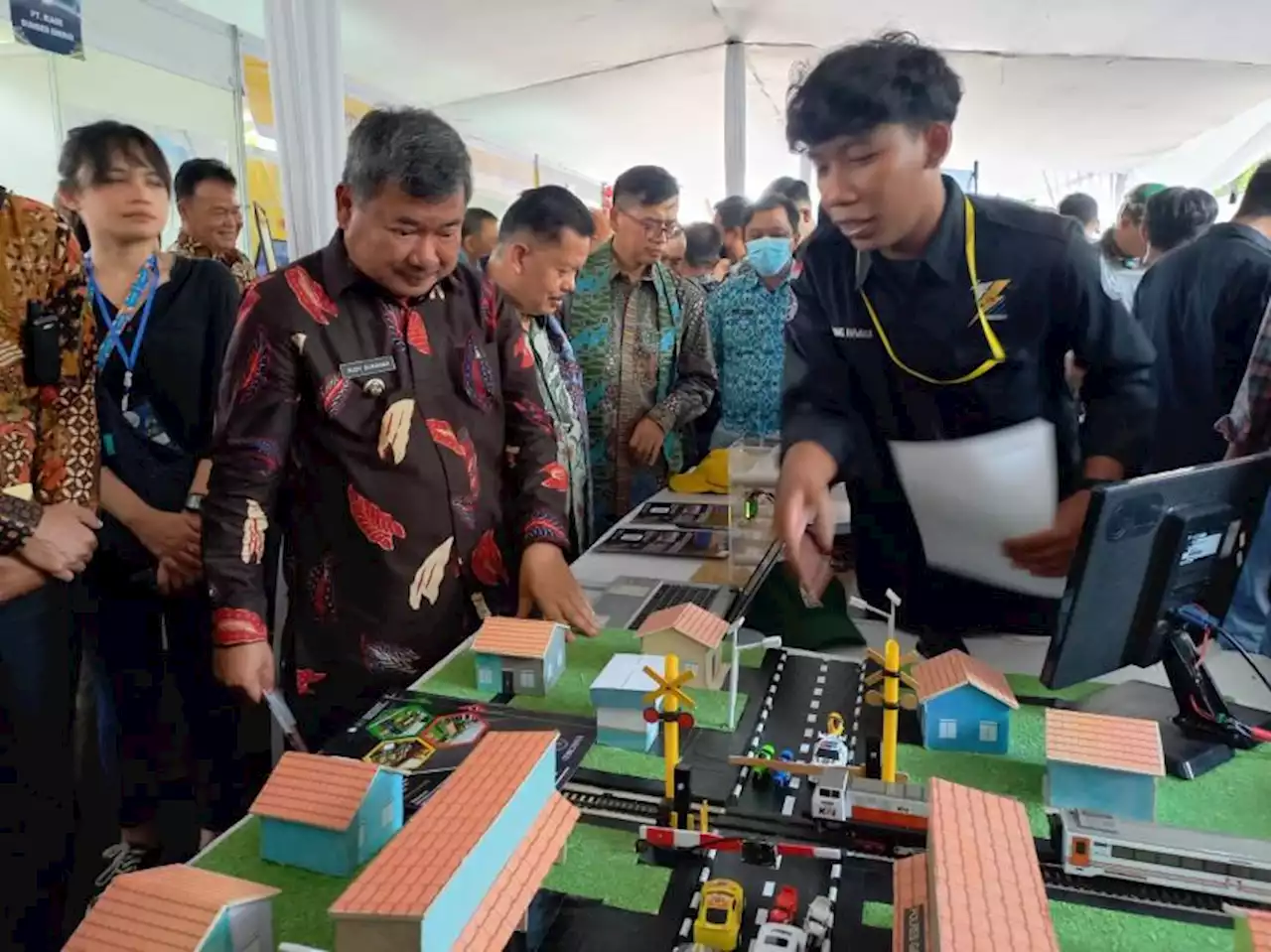 Pemkab Garut Buka Layanan Packaging House Produk UMKM |Republika Online