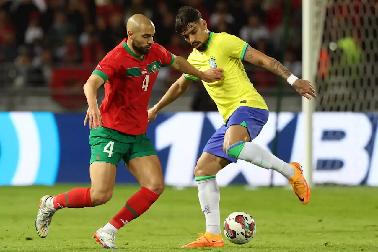 EN DIRECT - Maroc-Brésil: les Lions de l'Atlas toujours devant, dans une ambiance de feu