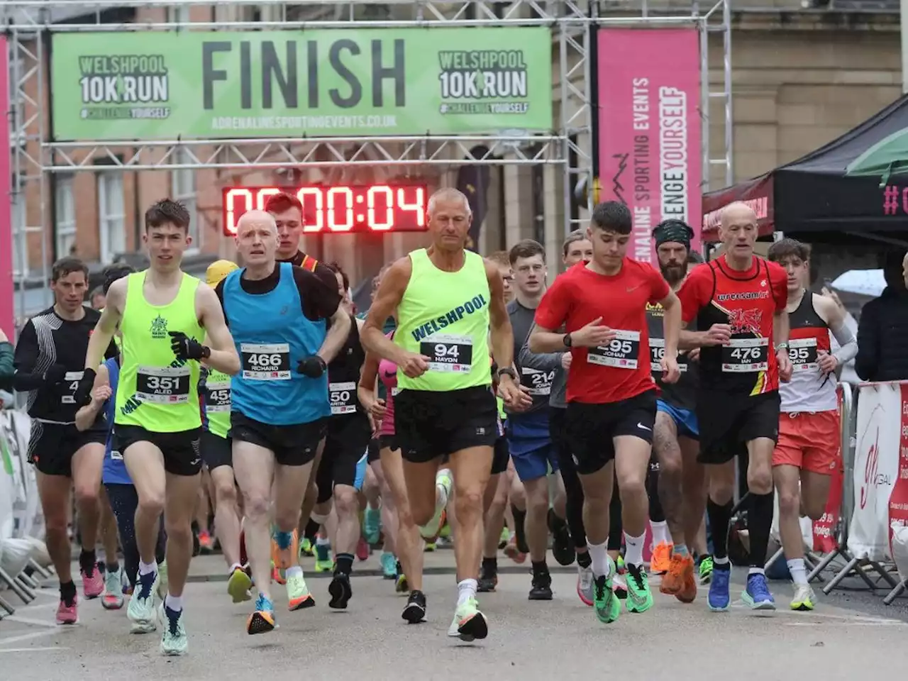 Hundreds of runners in high spirits at Welshpool 10k despite damp weather