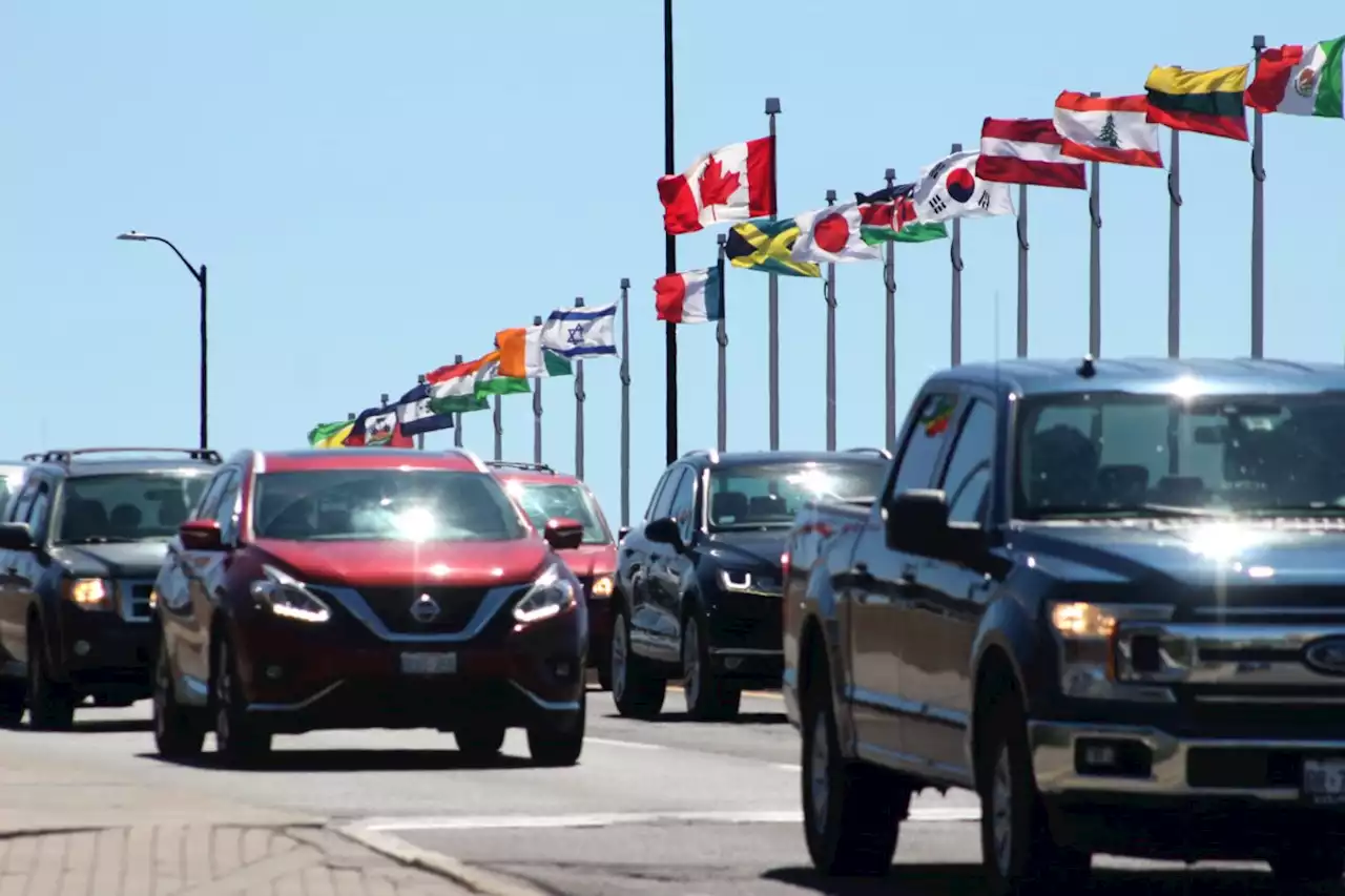 Bridge of Nations going down to one lane in each direction