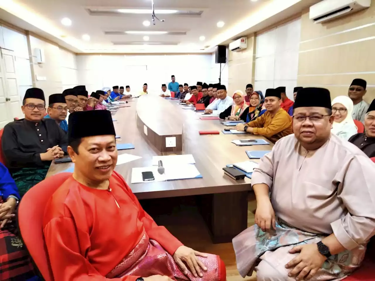 Perbanyak aktiviti ‘berjenamakan UMNO’