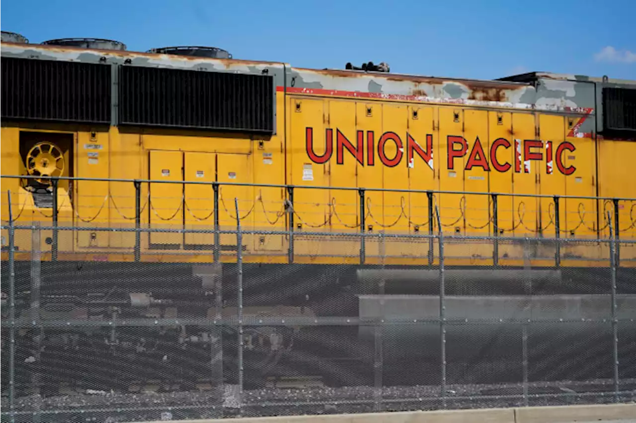 Union Pacific 2nd railroad to drop push for one-person crews