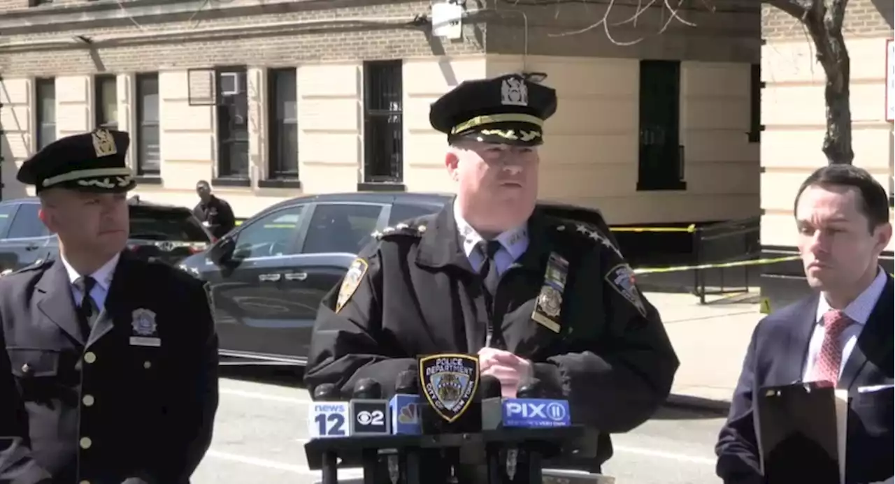 NYPD cops shoot, critically injure man having 'medical episode' in Bronx