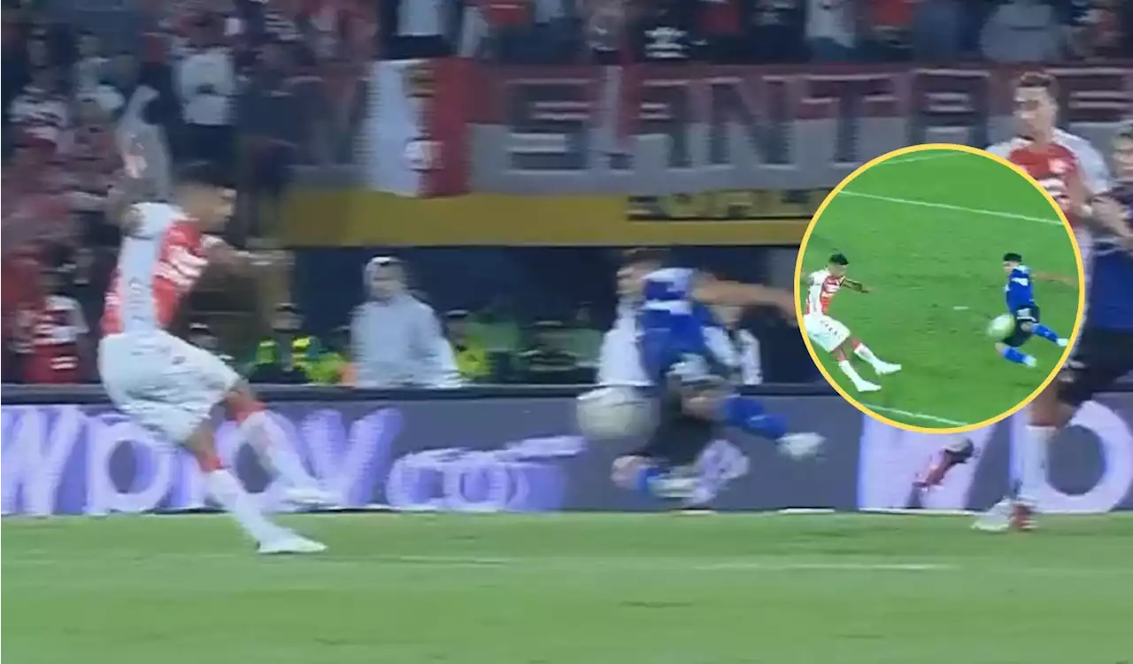 [Video] 'Uy pónganle pomadita': La salvada de Arias para evitar un gol de Santa Fe en el clásico