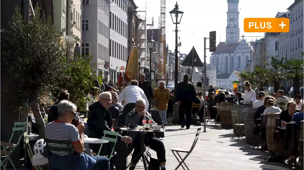 Stadt will Außengastronomie neu regeln: Für Gastro-Tische fallen Parkplätze weg