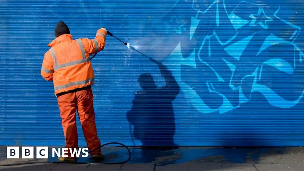 Rishi Sunak promises anti-social behaviour crackdown