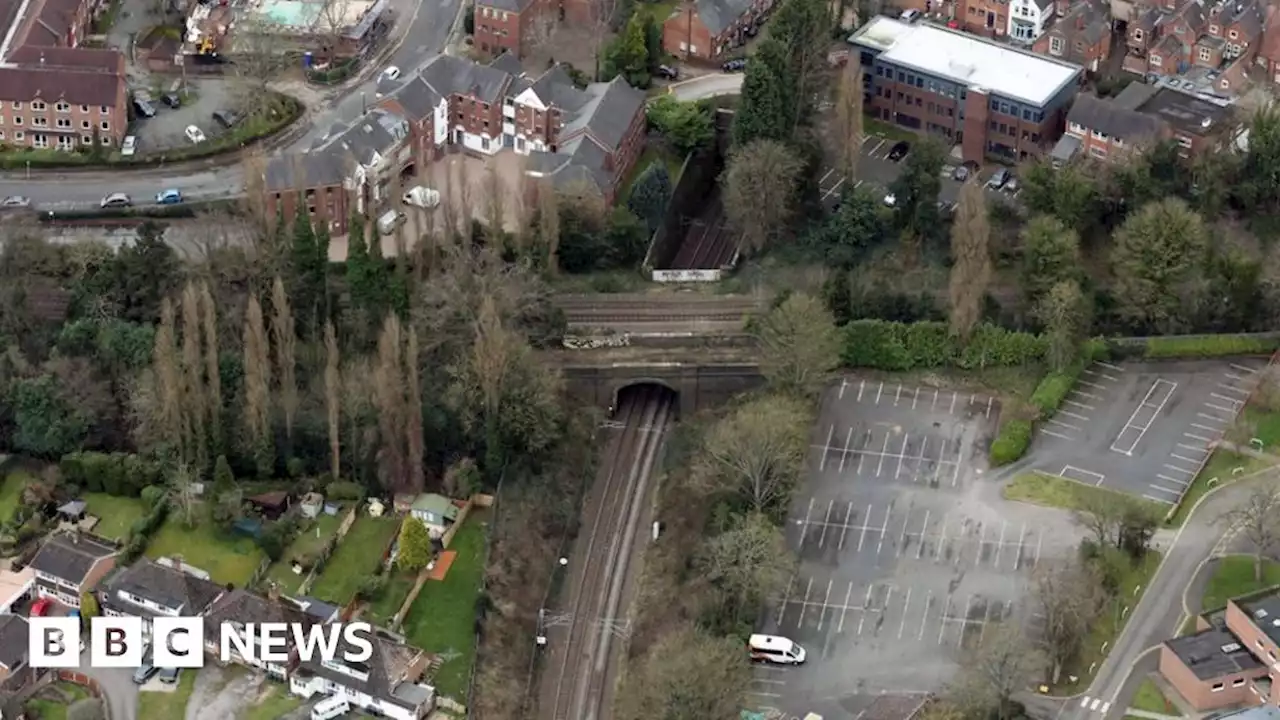 Cross City rail line from Birmingham to Lichfield to shut for bridge