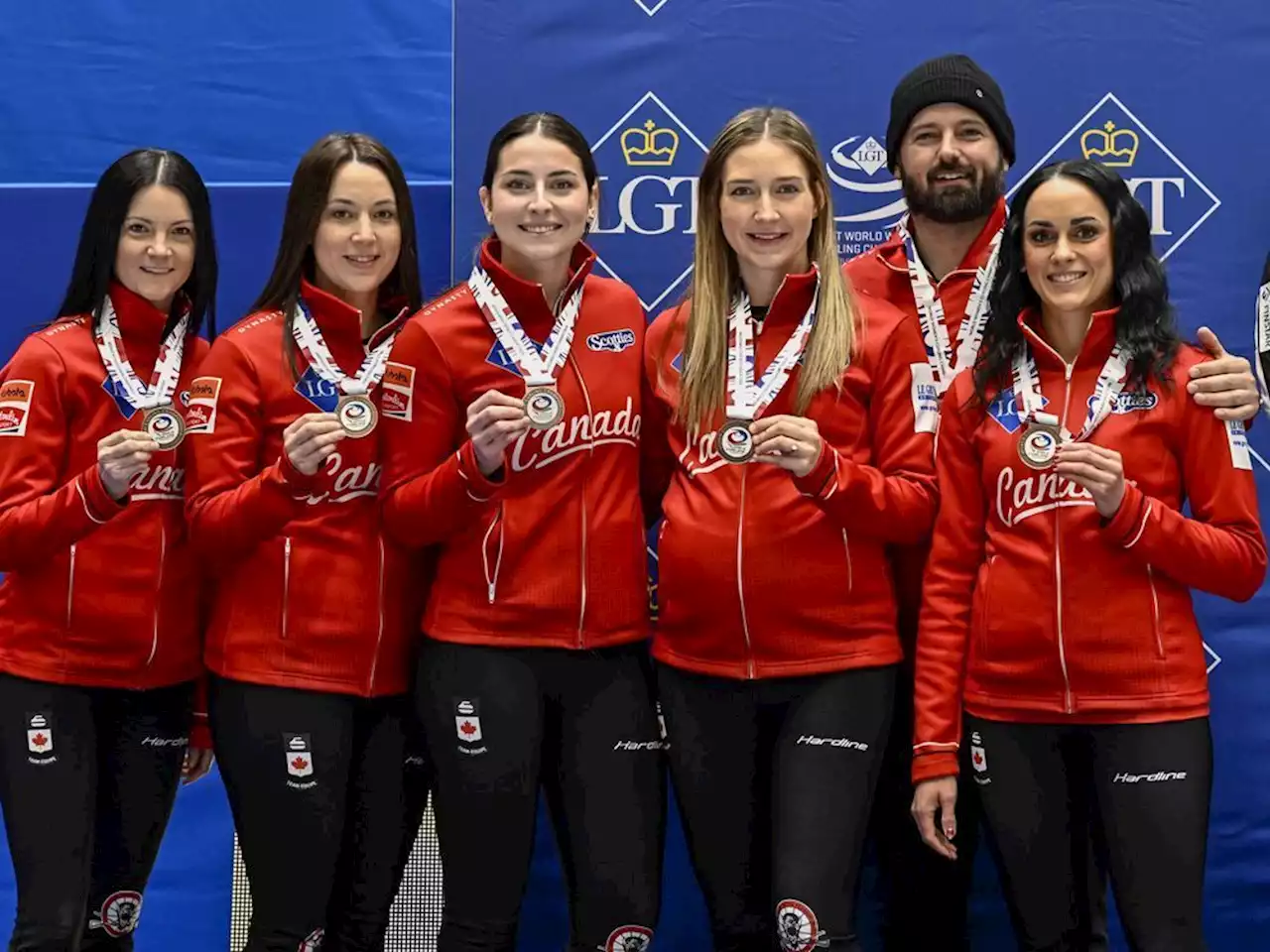 Canada downs Sweden to capture second straight world women's curling bronze medal