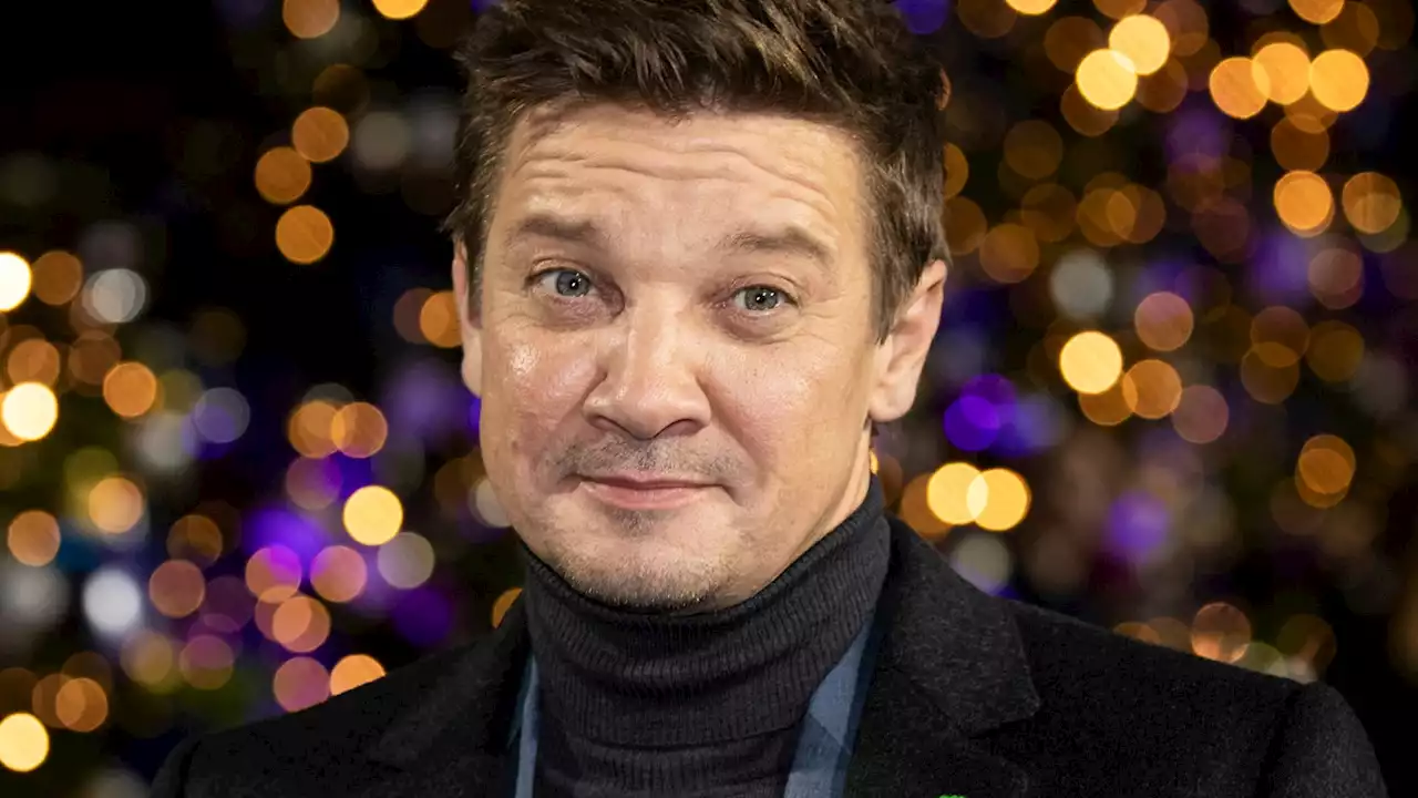 Nach Unfall: Jeremy Renner postet Video von sich auf Laufband