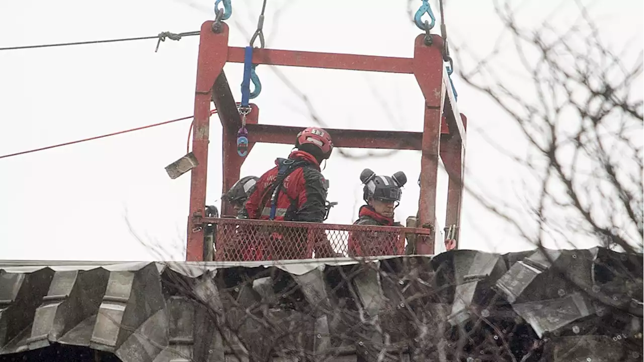 Police find 6th and 7th bodies inside site of Old Montreal fire