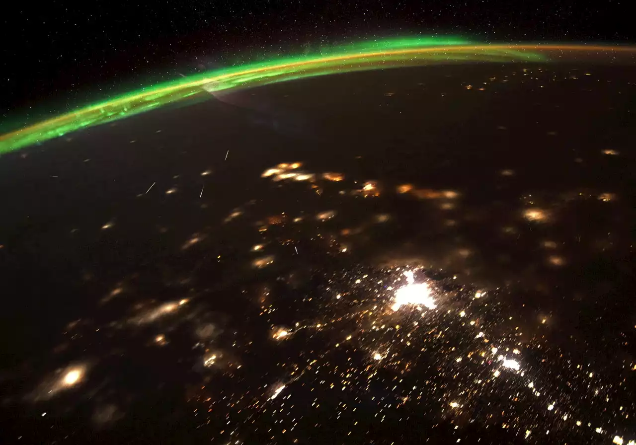 Here’s What Meteors Streaking Toward Earth Look Like From Space