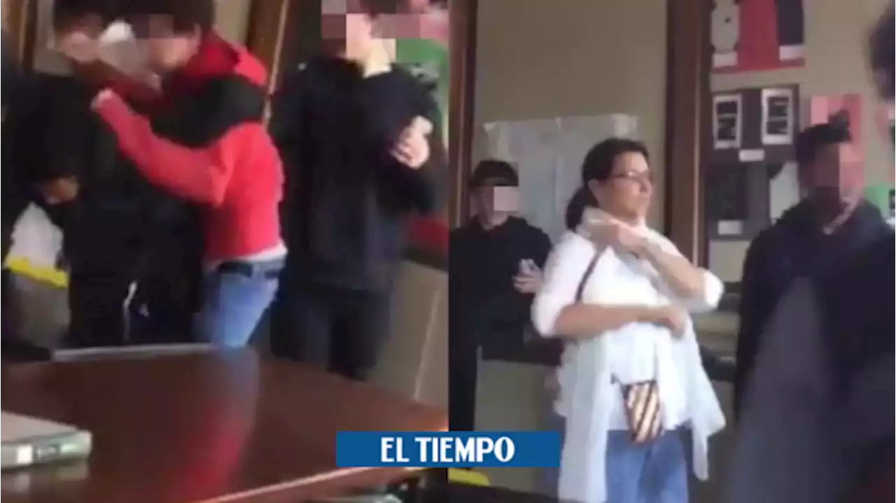 Video: Estudiante defiende a su profesora tras ser golpeada por otro alumno