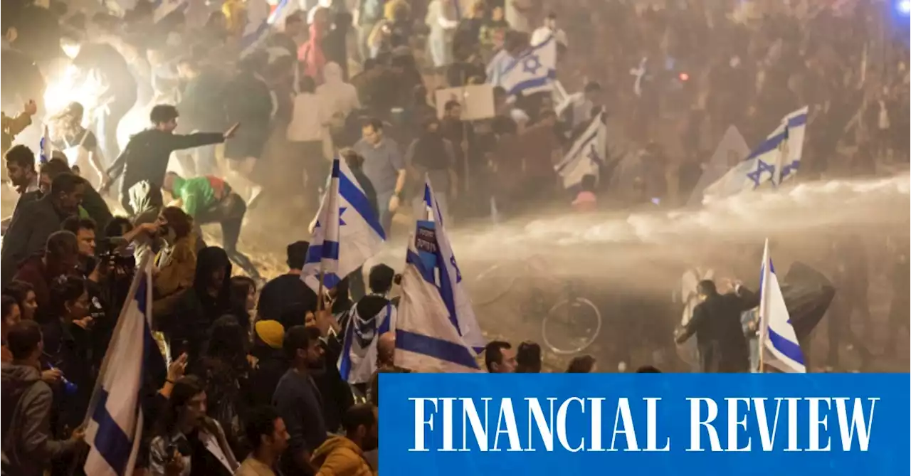 Mass protests erupt after Netanyahu fires defence chief