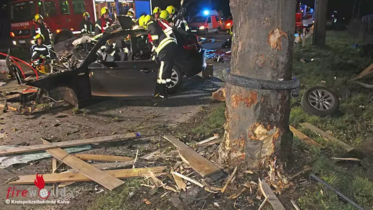 D: Pkw prallt bei Rees gegen Baum → zwei Tote (17, 20)