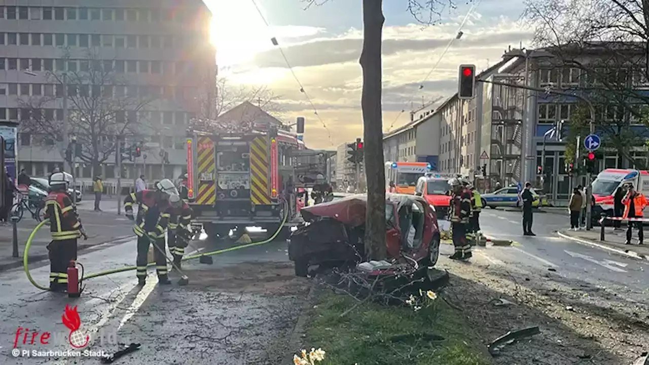 D: Verkehrsunfall mit eingeklemmter Person und anschließender Behinderung der Rettungskräfte durch Schaulustige und Angehörige