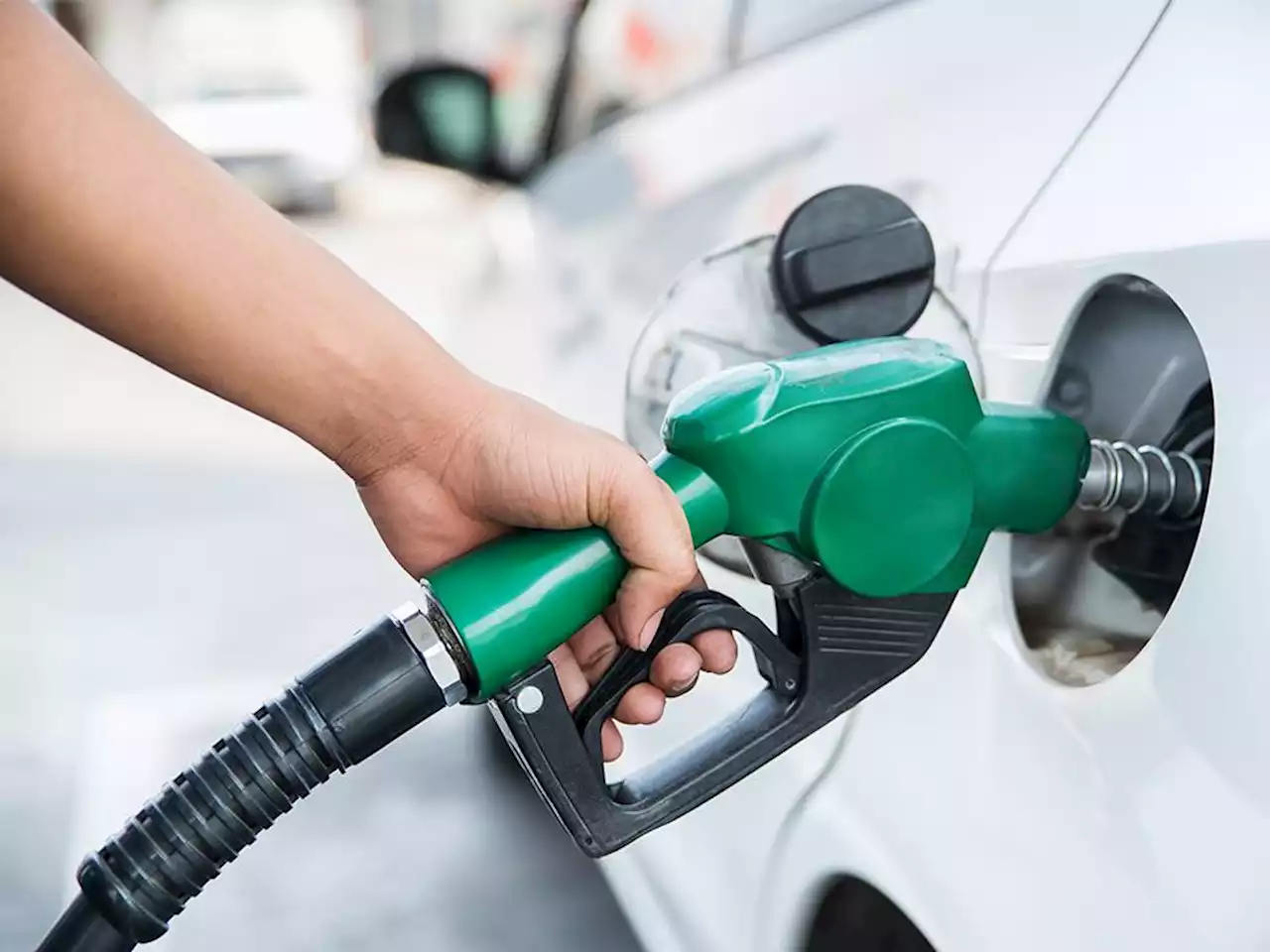 Gasoline prices down for second straight week